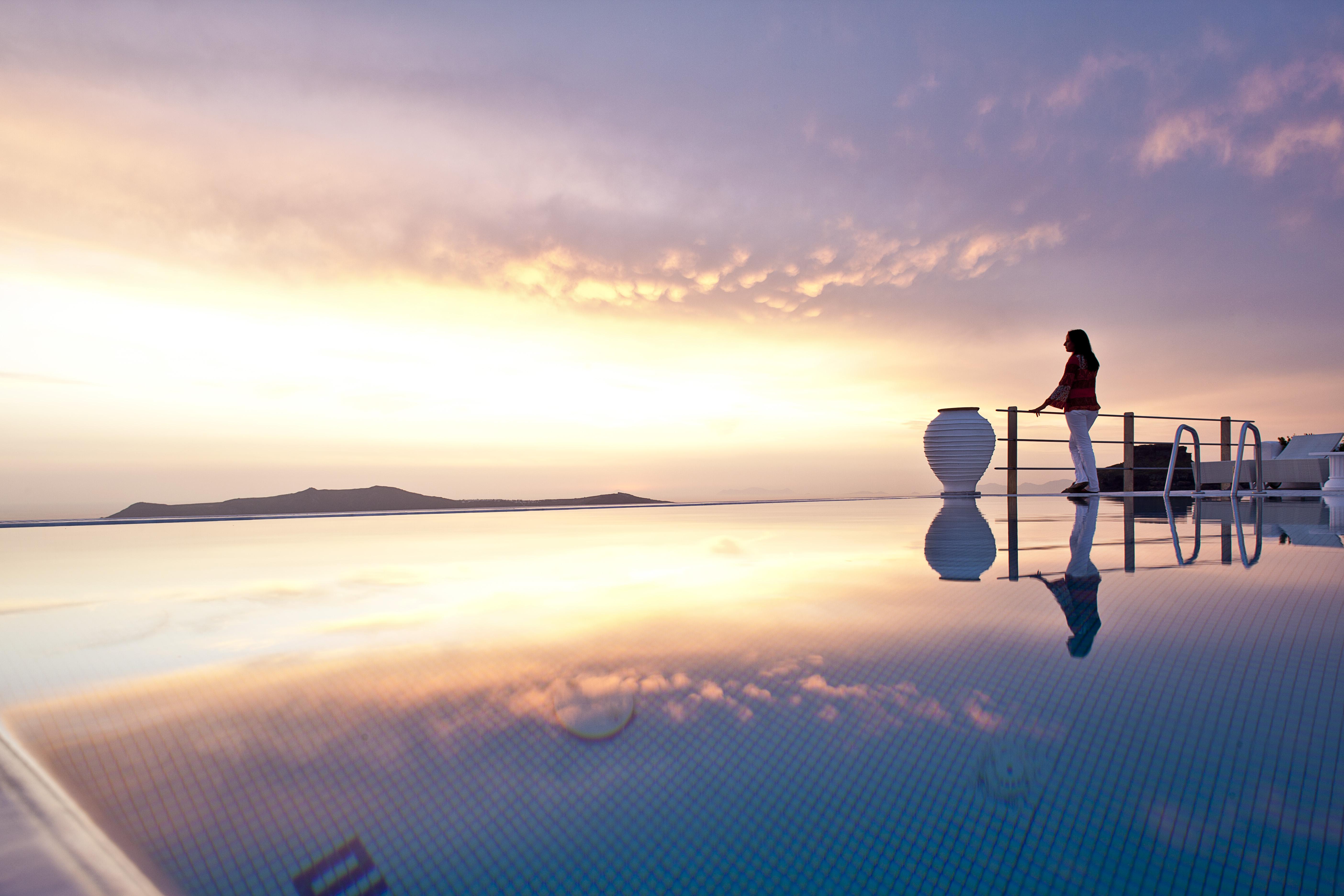 โฮเมริค โพเอ็ม Hotel ฟิรอสเตฟานี ภายนอก รูปภาพ