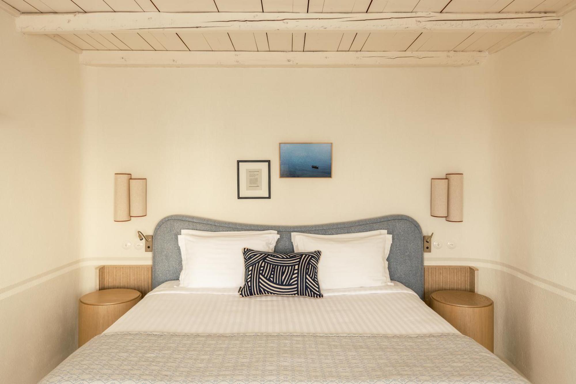 โฮเมริค โพเอ็ม Hotel ฟิรอสเตฟานี ภายนอก รูปภาพ